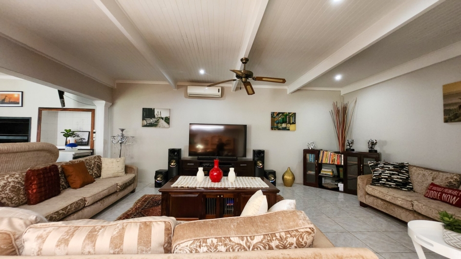 4 Bedroom Property for Sale in Wilgenhof Free State